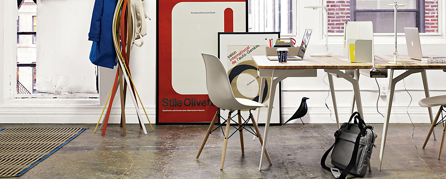 The Eames management chair is part of the Eames Aluminum Group Collection.