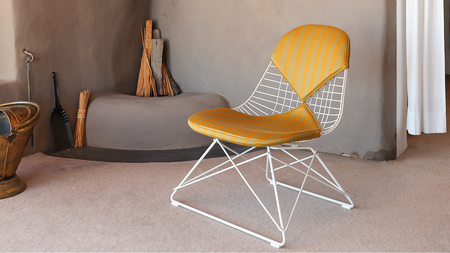 Eames wire chair low base