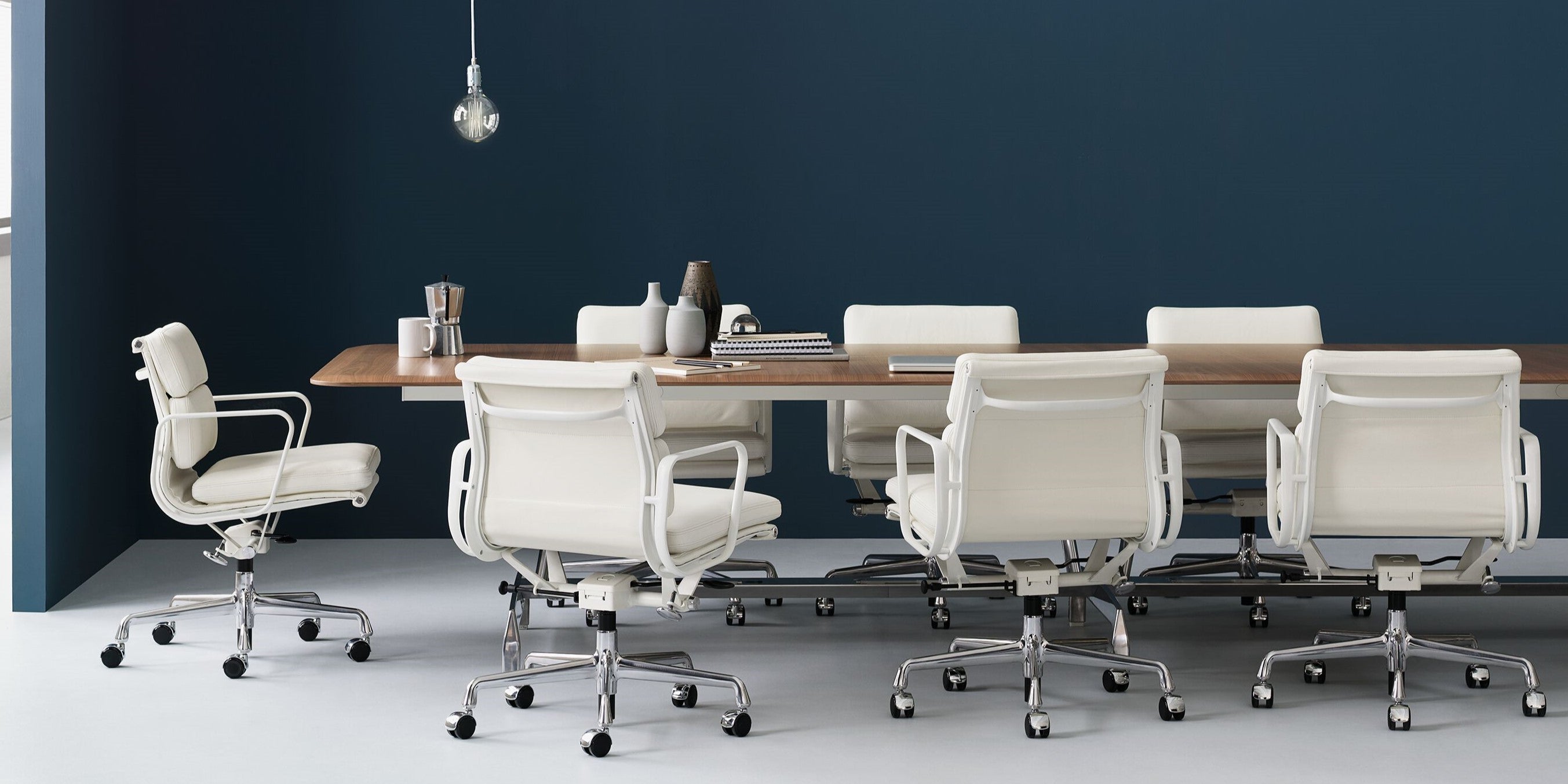 イームズソフトパッドエグゼクティブチェア – JP-HM | Herman Miller Japan