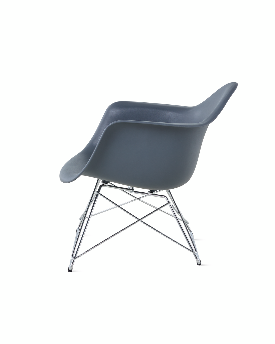 イームズプラスチックシェルアームチェア - ローワイヤーベース