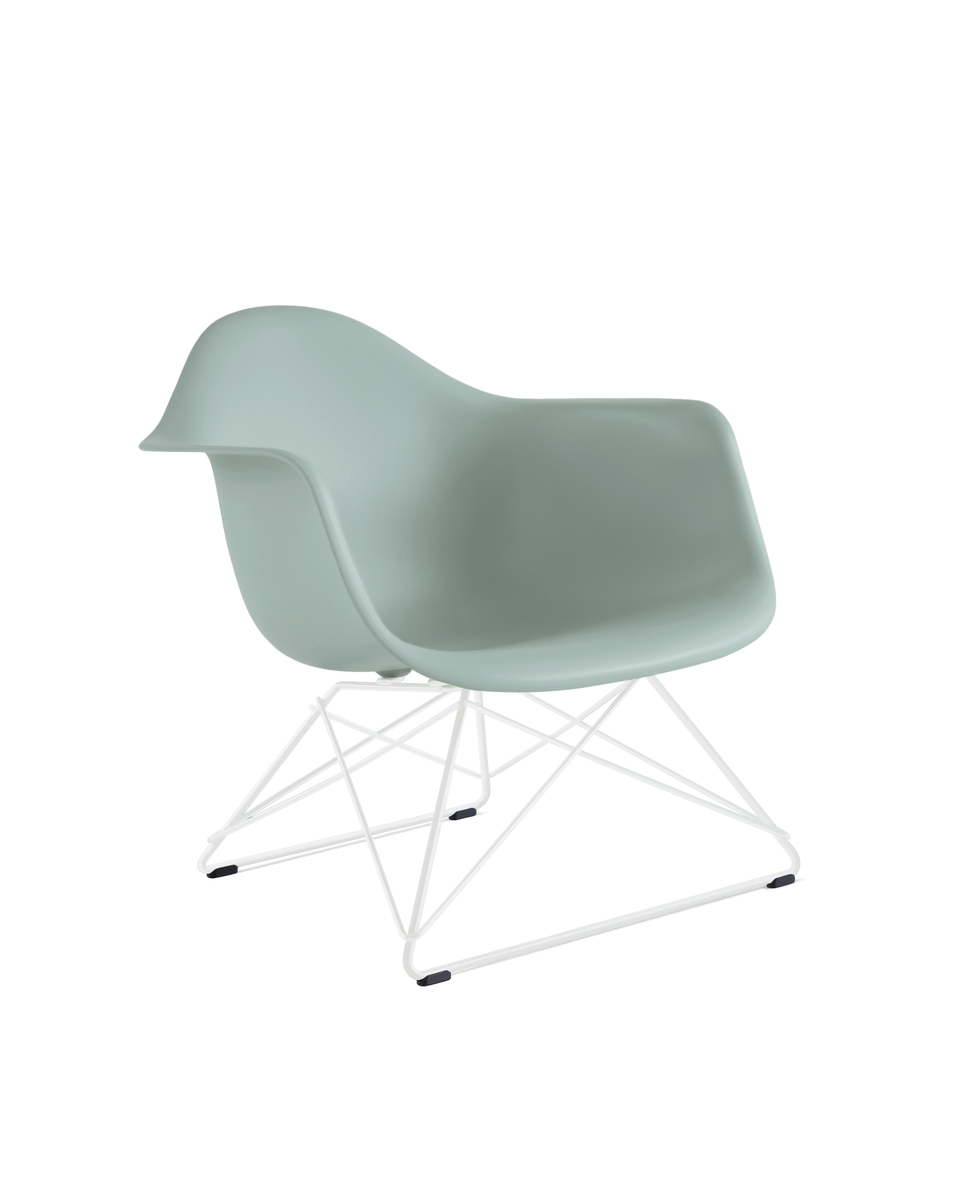 イームズプラスチックシェルアームチェア - ローワイヤーベース イームズプラスチックシェルアームチェア - ローワイヤーベース