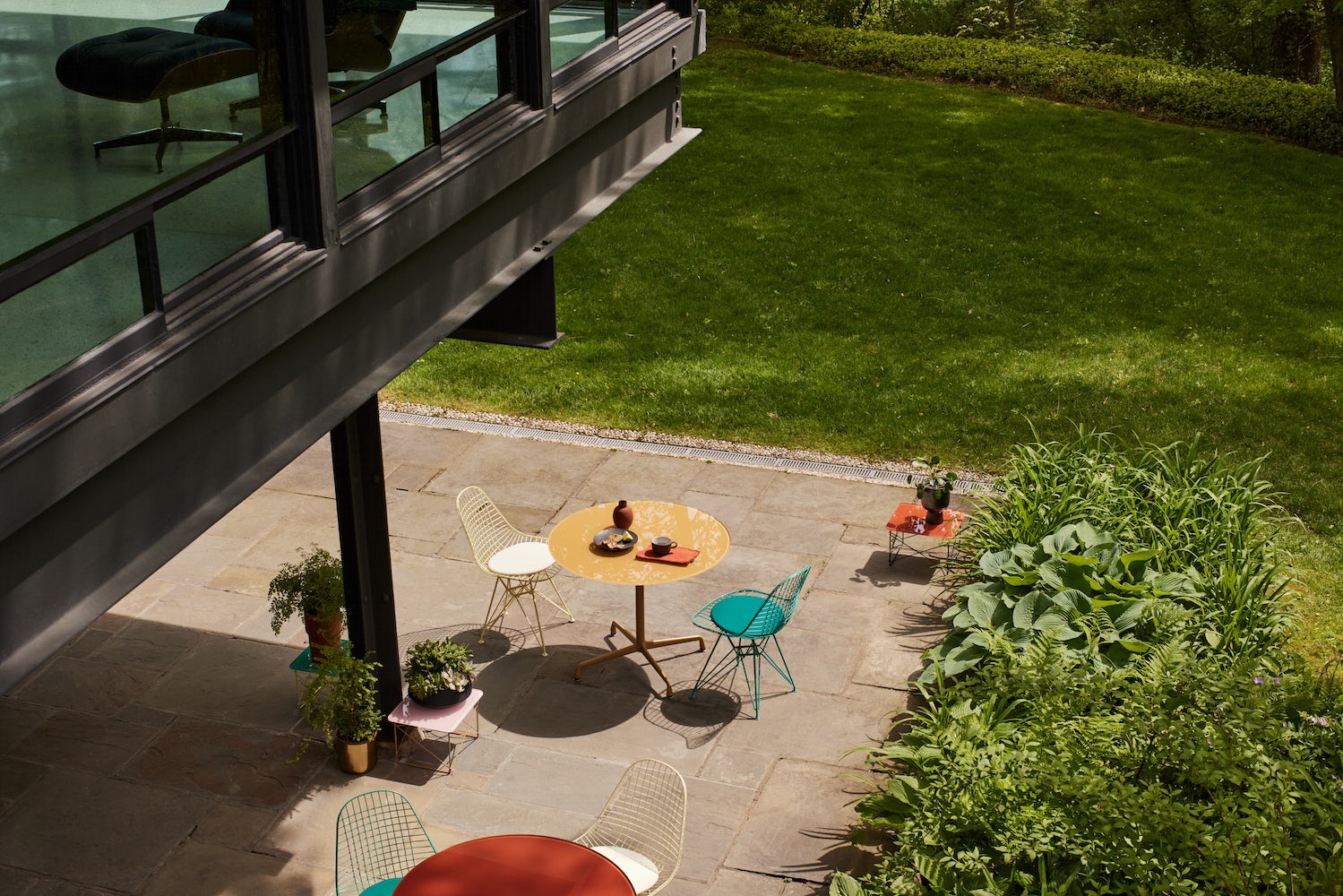 An image on JP-HM | Herman Miller Japan