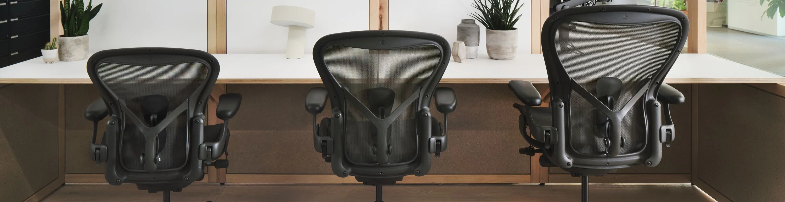 Swivelled Graphite Aeron at a home working desk